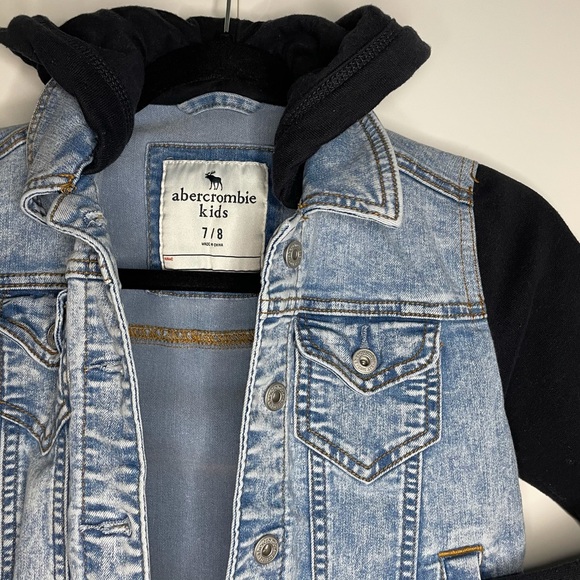 Girl’s Abercrombie Kids Twofer Denim Jacket - Picture 4 of 5